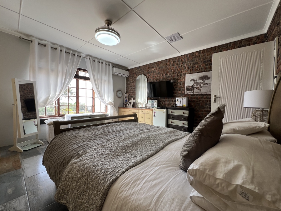3 Bedroom Property for Sale in Wavecrest Eastern Cape